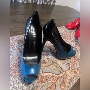Guess Teal/Black Patent Leather shoes size 7